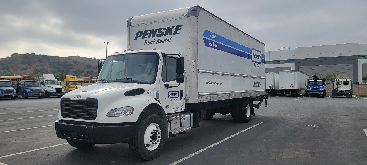 2022 Freightliner eM2 in Torrance, CA — photo 3