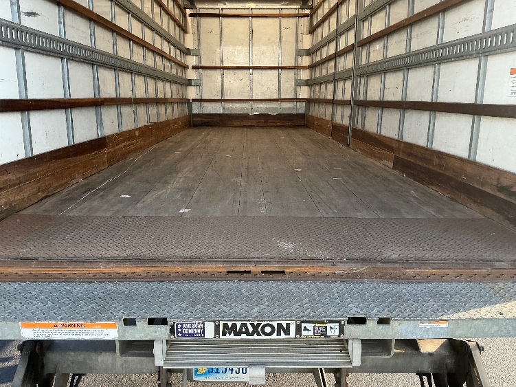 2022 Freightliner M2 106 in Indianapolis, IN — photo 10