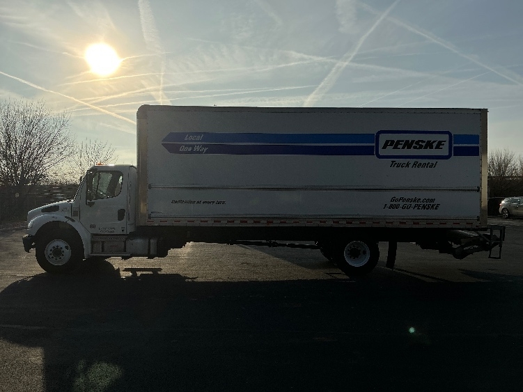 2022 Freightliner M2 106 in Indianapolis, IN — photo 4