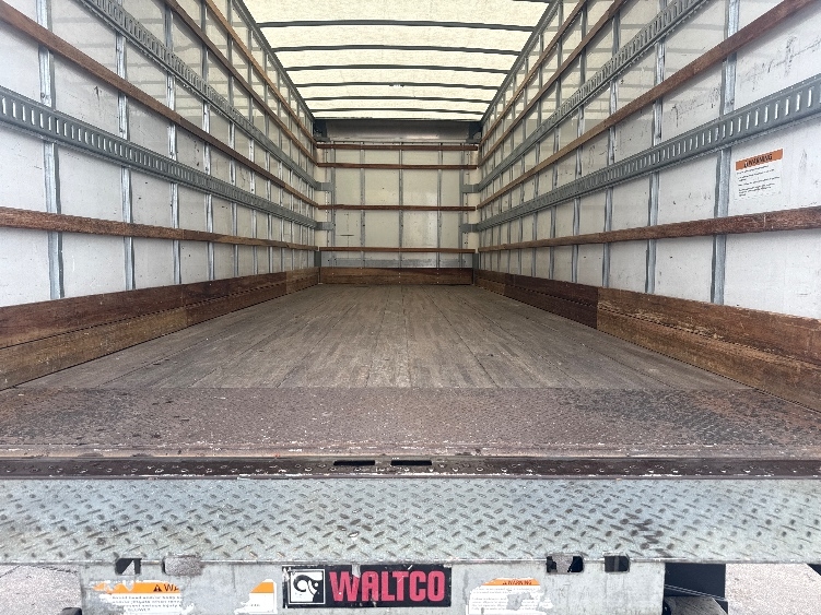 2022 Freightliner M2 106 in Dallas, TX — photo 10