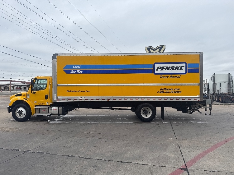 2022 Freightliner M2 106 in Dallas, TX — photo 4