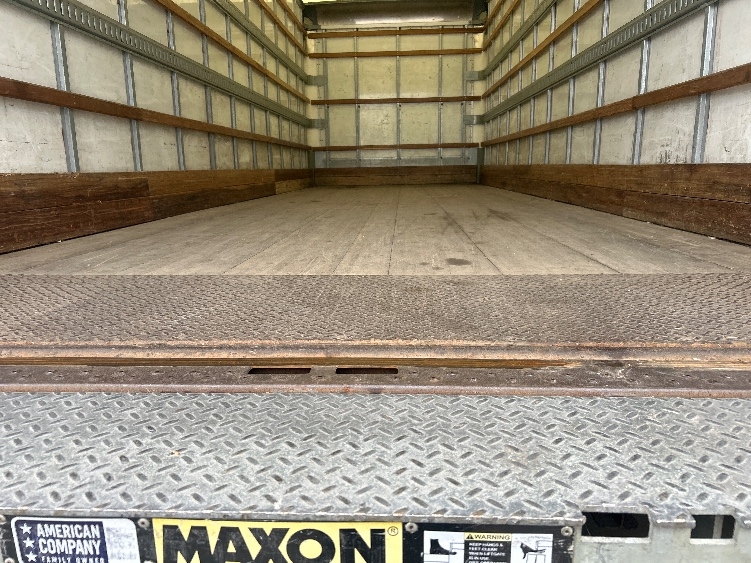 2022 Freightliner M2 106 in Kansas City, MO — photo 10