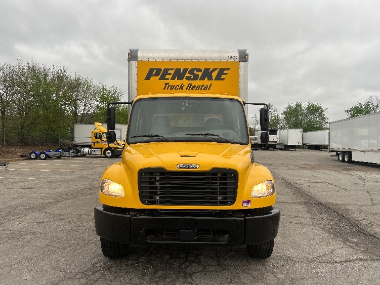 2022 Freightliner M2 106 in Kansas City, MO — photo 2