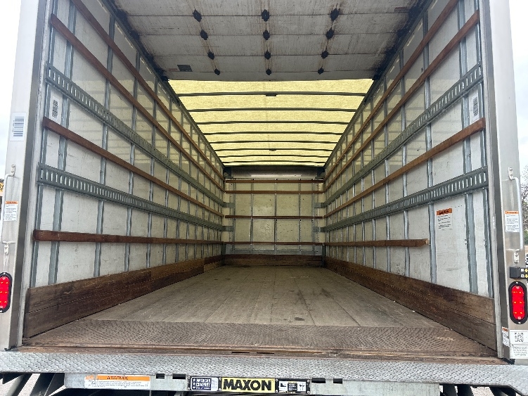 2022 Freightliner M2 106 in Kansas City, MO — photo 8