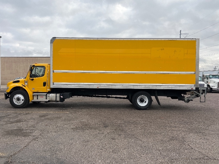 2022 Freightliner M2 106 in Dallas, TX — photo 4