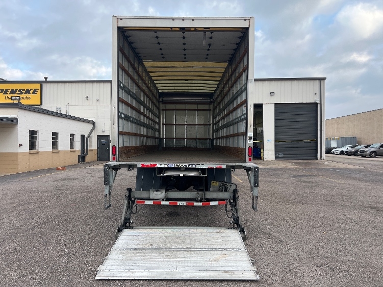 2022 Freightliner M2 106 in Dallas, TX — photo 9