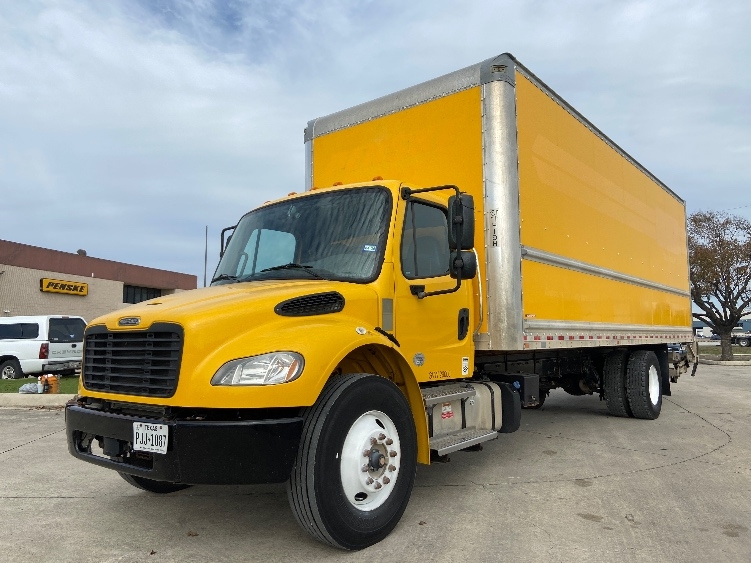 2022 Freightliner M2 106 in San Antonio, TX — photo 3