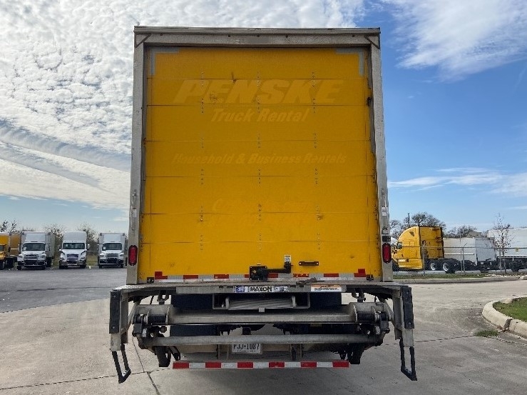 2022 Freightliner M2 106 in San Antonio, TX — photo 7