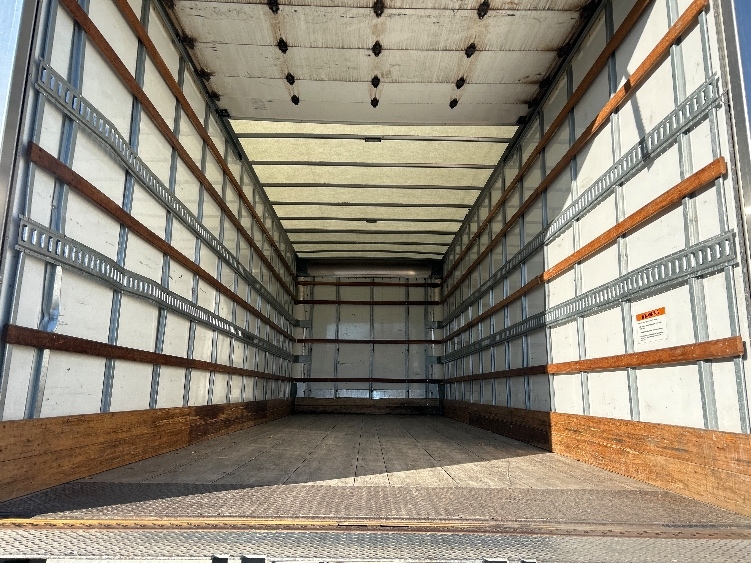 2022 Freightliner M2 106 in Lenexa, KS — photo 10