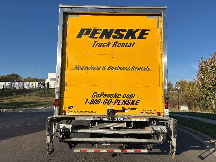 2022 Freightliner M2 106 in Lenexa, KS — photo 7
