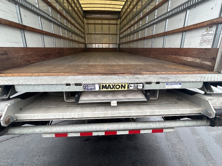 2022 Freightliner M2 106 in Louisville, KY — photo 10