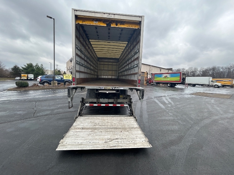2022 Freightliner M2 106 in Louisville, KY — photo 9