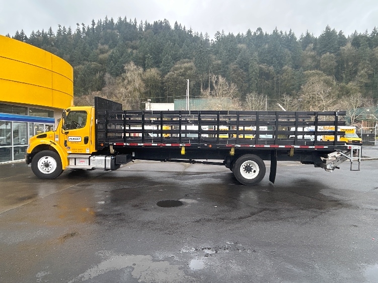 2022 Freightliner M2 106 in Portland, OR — photo 4