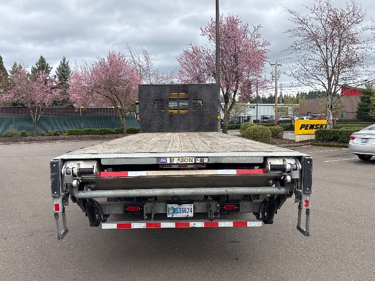 2022 Freightliner M2 106 in Redmond, OR — photo 7