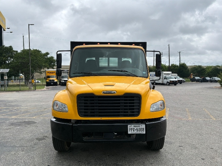 2022 Freightliner eM2 in San Antonio, TX — photo 2