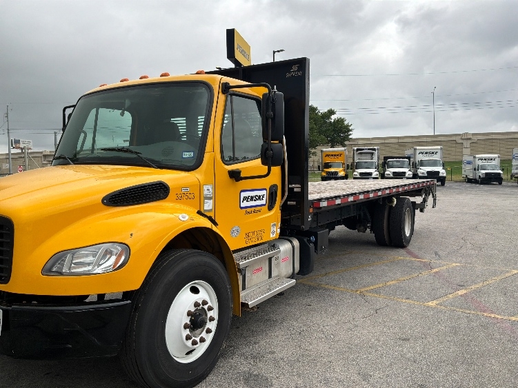 2022 Freightliner eM2 in San Antonio, TX — photo 3