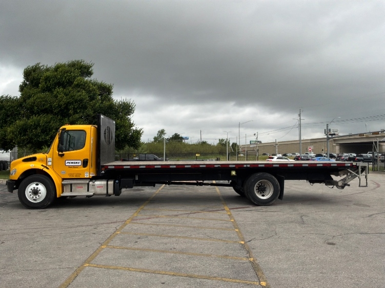 2022 Freightliner eM2 in San Antonio, TX — photo 4