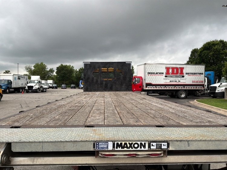 2022 Freightliner eM2 in San Antonio, TX — photo 8