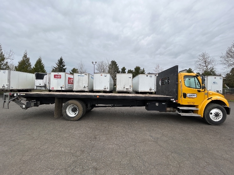 2022 Freightliner M2 106 in Clackamas, OR — photo 10
