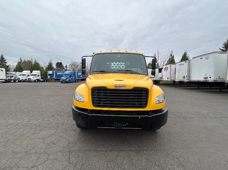 2022 Freightliner M2 106 in Clackamas, OR — photo 2