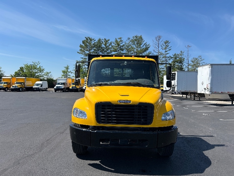 2022 Freightliner eM2 in Sterling, VA — photo 2