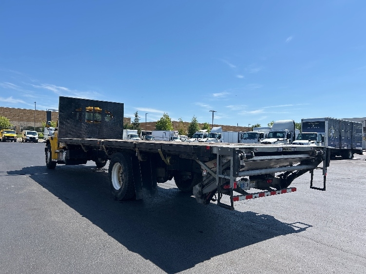 2022 Freightliner eM2 in Sterling, VA — photo 6