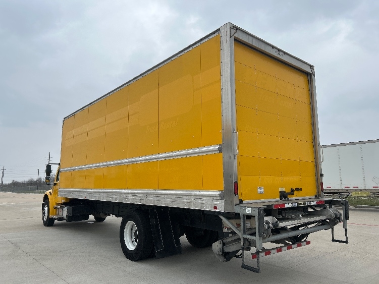 2022 Freightliner M2 106 in Houston, TX — photo 6