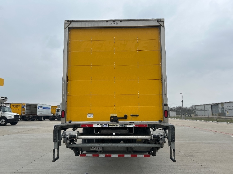 2022 Freightliner M2 106 in Houston, TX — photo 7