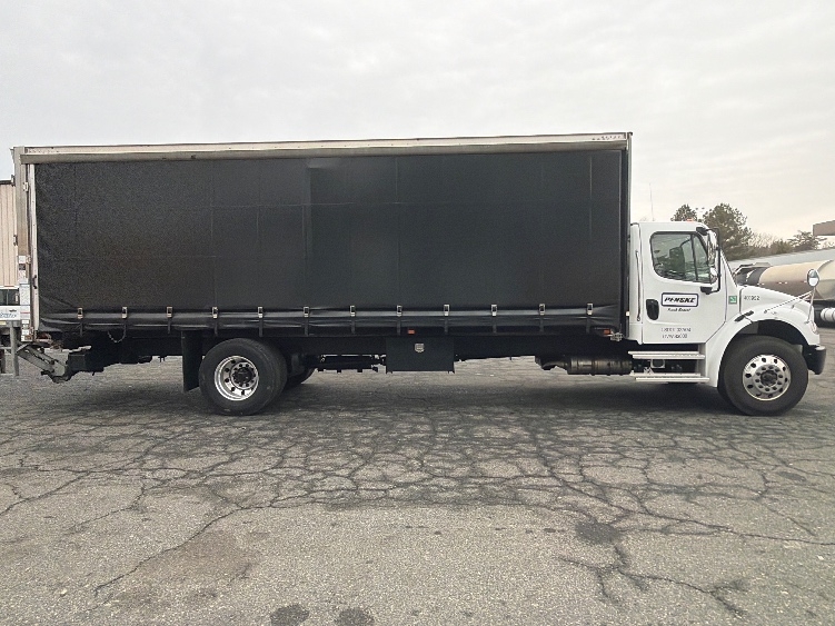 2022 Freightliner M2 106 in Manassas, VA — photo 4