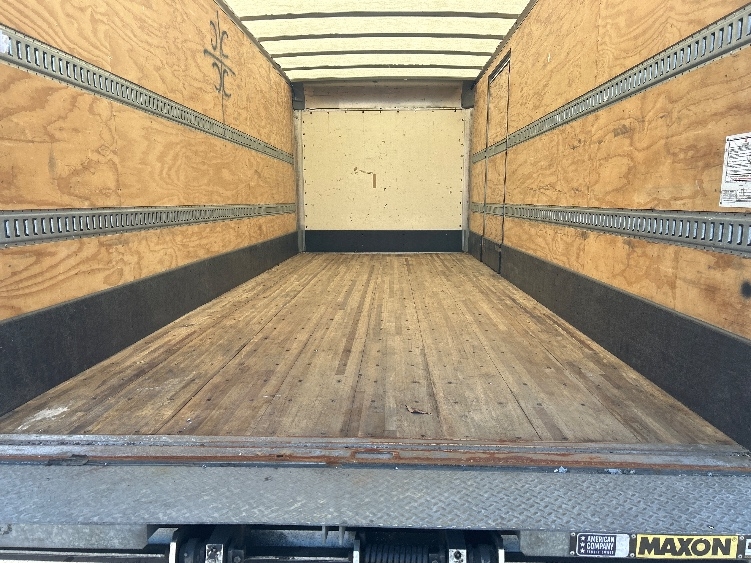 2021 Isuzu NQR in West Babylon, NY — photo 10