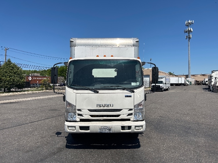2021 Isuzu NQR in West Babylon, NY — photo 2