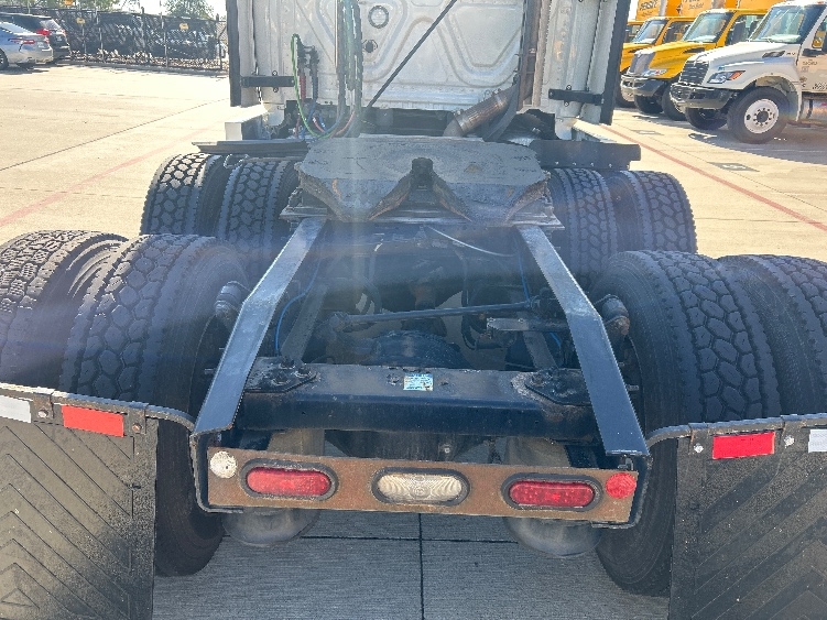 2022 Freightliner Cascadia in Houston, TX — photo 6
