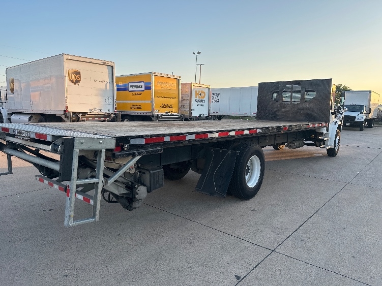 2022 Freightliner eM2 in Dallas, TX — photo 10