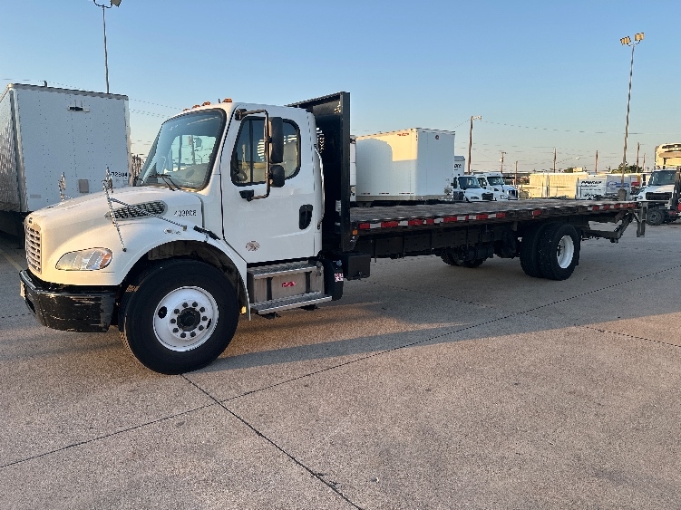 2022 Freightliner eM2 in Dallas, TX — photo 3