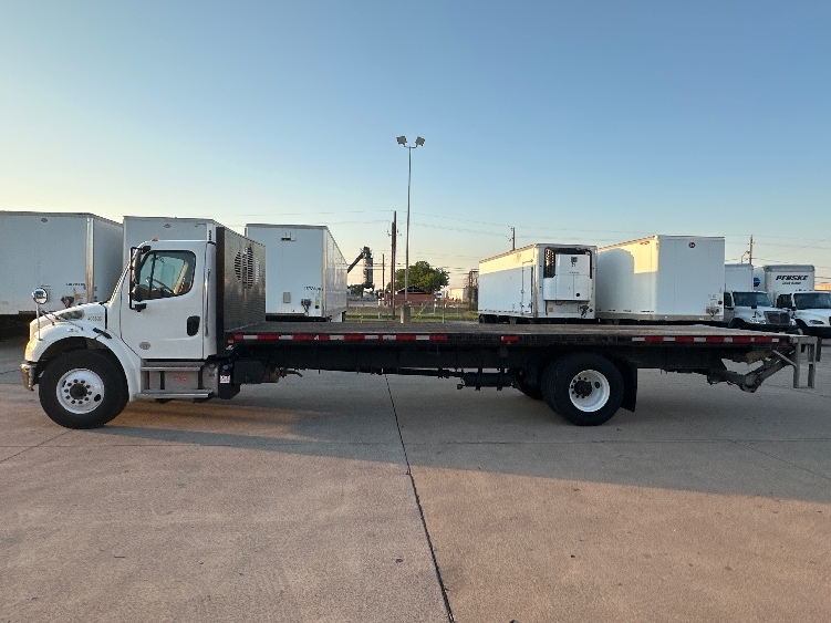 2022 Freightliner eM2 in Dallas, TX — photo 4