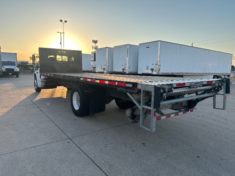 2022 Freightliner eM2 in Dallas, TX — photo 6