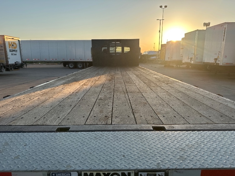 2022 Freightliner eM2 in Dallas, TX — photo 8