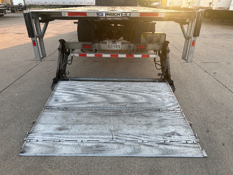 2022 Freightliner eM2 in Dallas, TX — photo 9