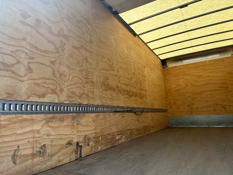 2022 Freightliner eM2 in Middlefield, OH — photo 10