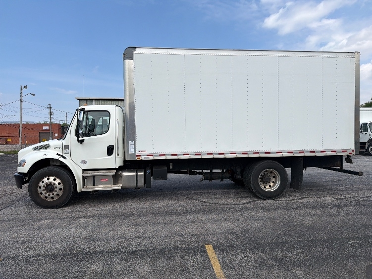 2022 Freightliner eM2 in Middlefield, OH — photo 4