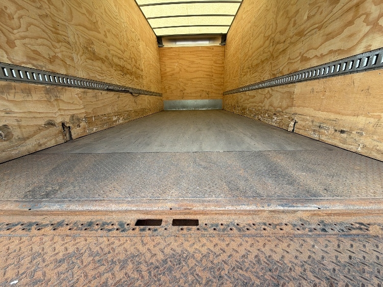 2022 Freightliner eM2 in Middlefield, OH — photo 9