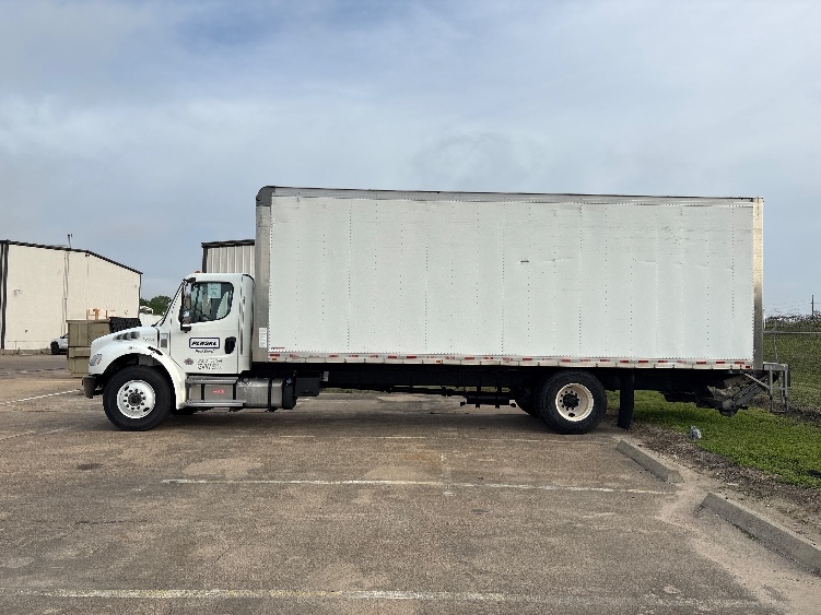 2022 Freightliner eM2 in Bryan, TX — photo 4