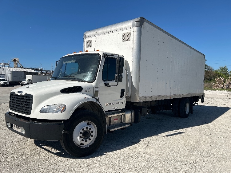 2022 Freightliner eM2 in Tampa, FL — photo 3