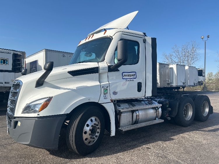 2022 Freightliner Cascadia in Sturtevant, WI — photo 3