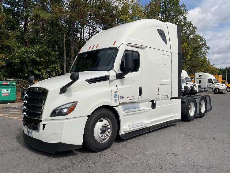 2022 Freightliner Cascadia in La Porte, IN — photo 3