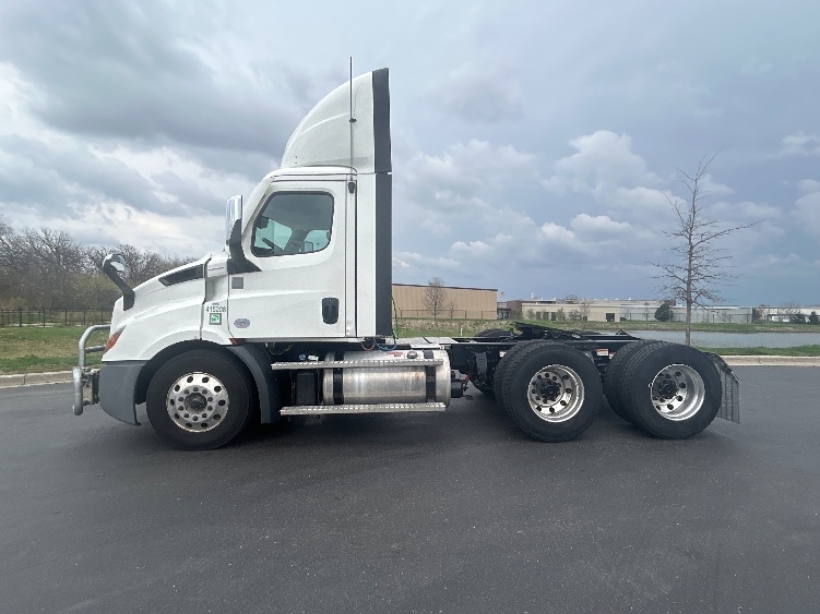 2022 Freightliner Cascadia in Windsor, WI — photo 4