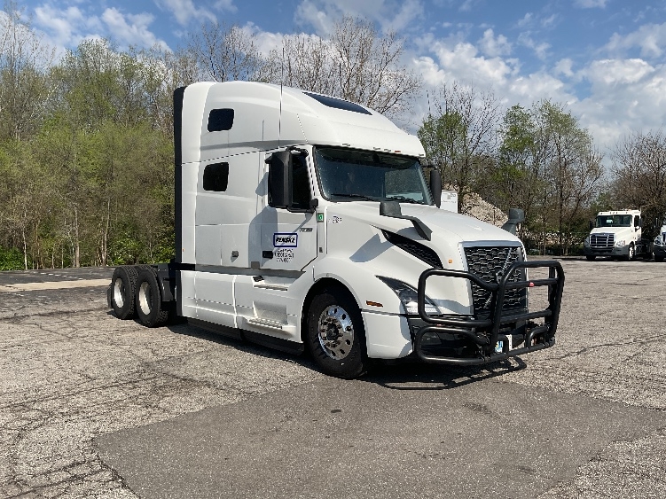 2022 Volvo VNL 760 in La Porte, IN