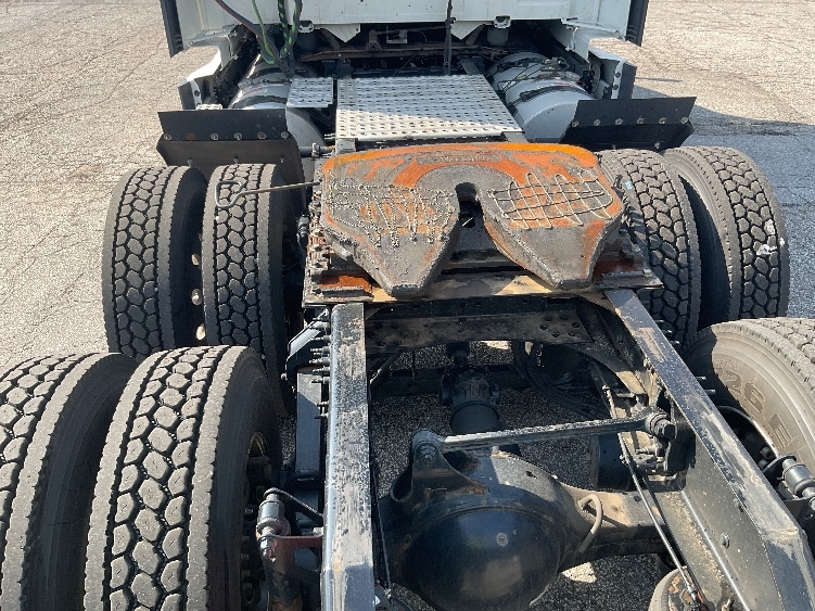 2022 Volvo VNL 760 in La Porte, IN — photo 6
