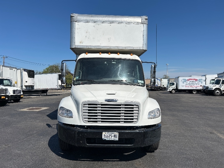 2022 Freightliner M2 106 in West Babylon, NY — photo 2