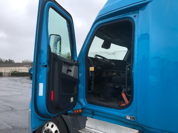 2022 Freightliner Cascadia in Concord, NC — photo 9